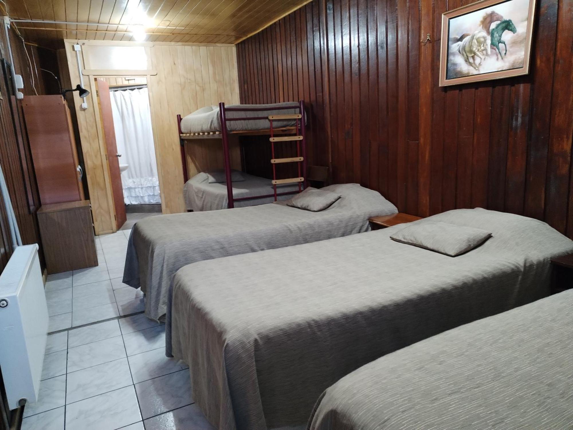 Hostal Copiapó Puerto Montt Habitación foto